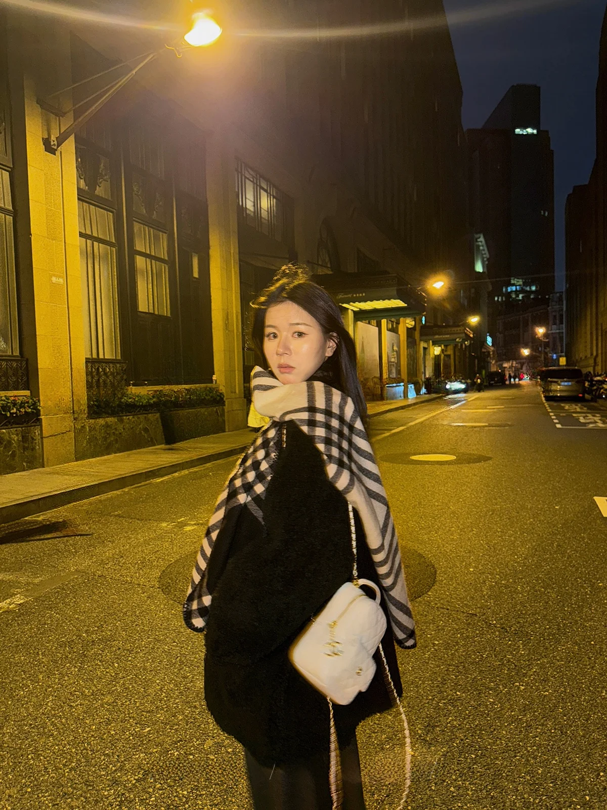 Bla Jaet из меха ягненка, универсальная повседневная женская верхняя одежда, осенне-зимнее круглое пальто средней длины для женщин Faion Sle
Bla Jaet из меха ягненка, универсальная повседневная женская верхняя одежда, осенне-зимнее круглое пальто средней длины для женщин Faion Sle