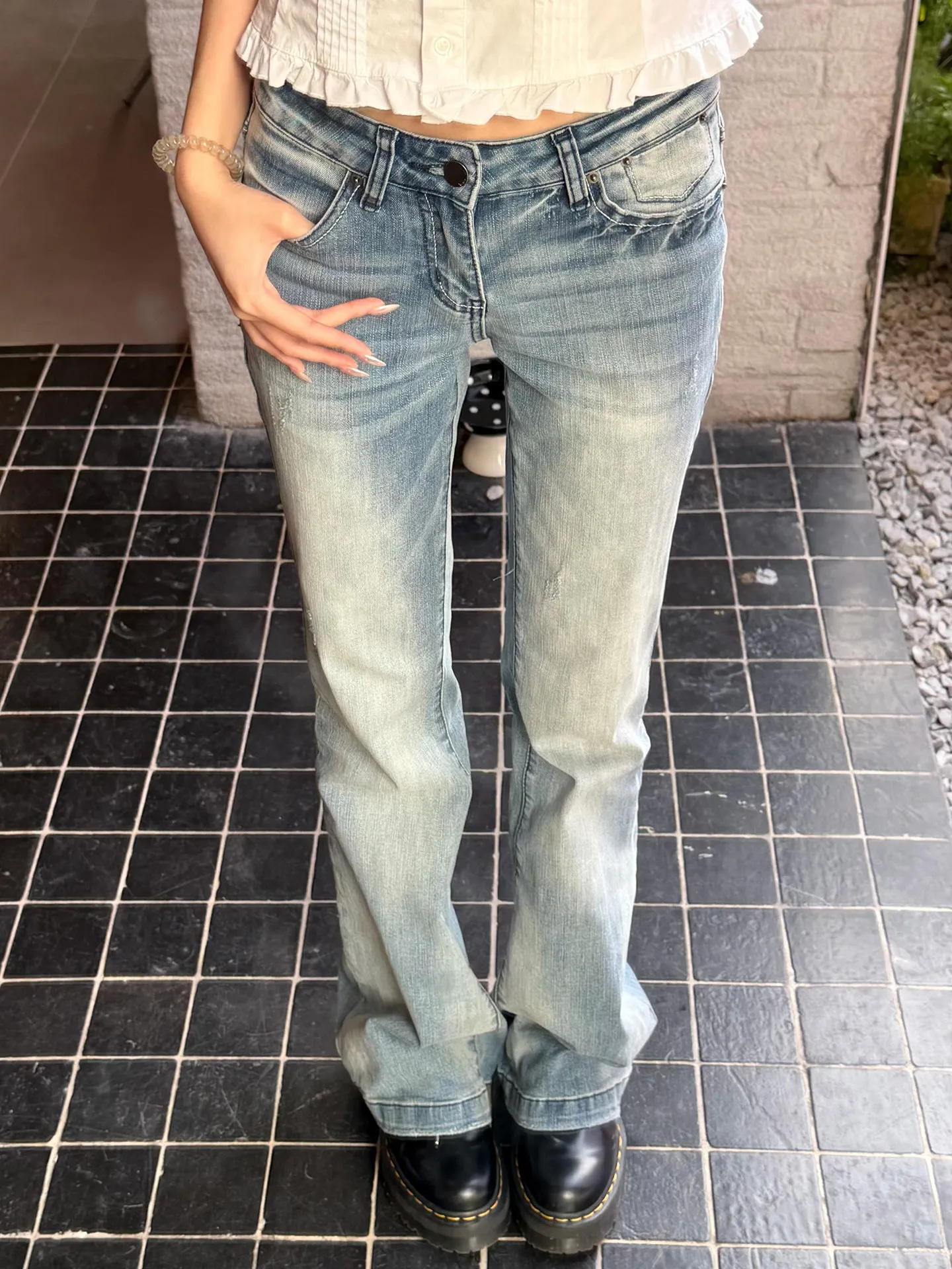 Low Waist Slim Fit Bell Bottom Denim Jeans Women's Summer American Retro Faded Stretchy Long Pants Casual Commute Style
Low Waist Slim Fit Bell Bottom Denim Jeans Women's Summer American Retro Faded Stretchy Long Pants Casual Commute Style