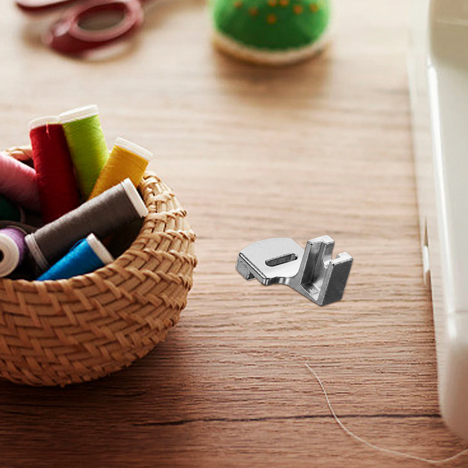 Straight Stitch Presser Foot Silver Hard Metal Easy to Use Fits All Low-Shank Sewing Machines Singer Brother Babylock
Straight Stitch Presser Foot Silver Hard Metal Easy to Use Fits All Low-Shank Sewing Machines Singer Brother Babylock