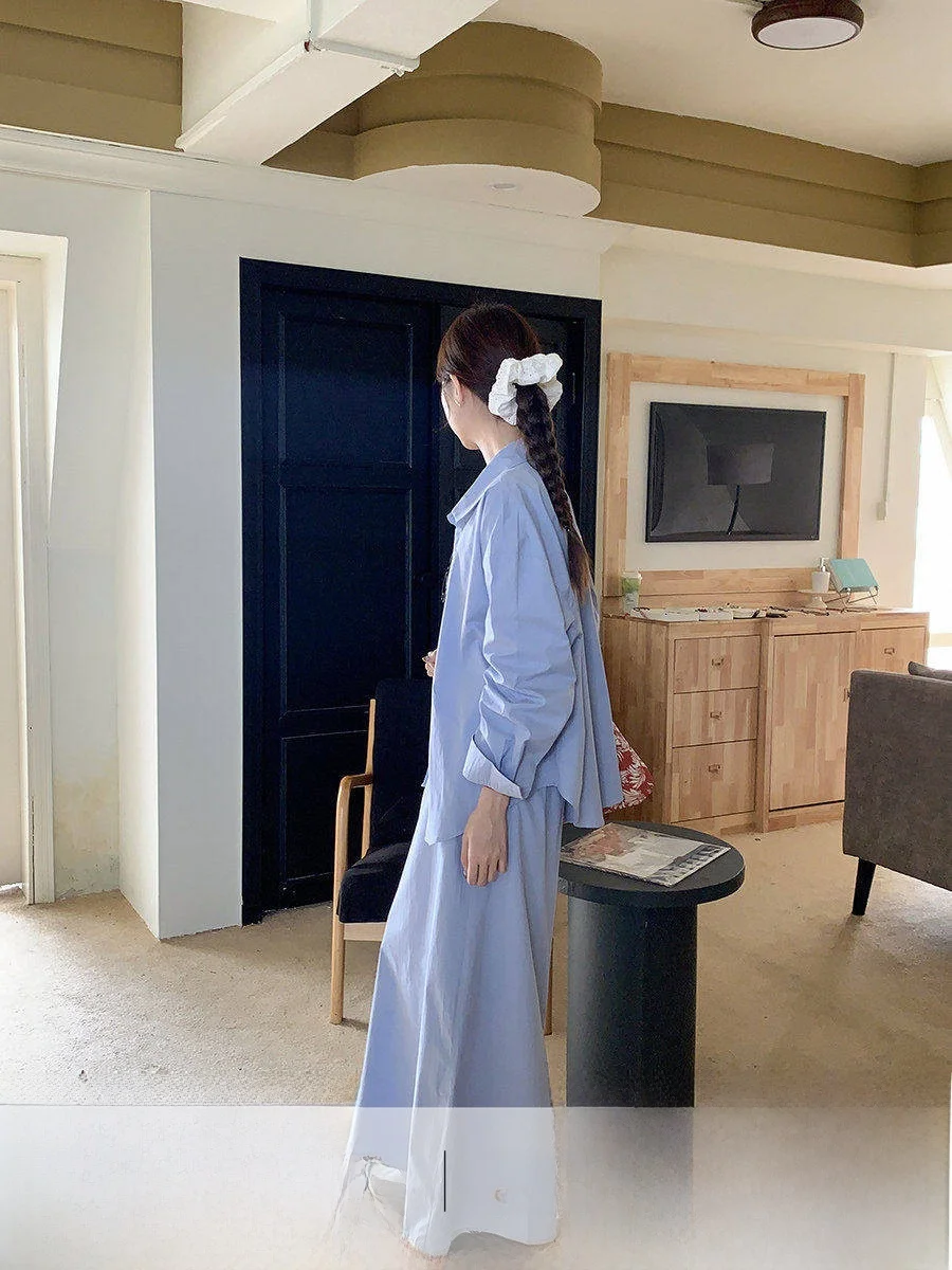 Синий комплект из юбки А-силуэта и топа для женщин: весенний модный корейский костюм-двойка Linyunyun с высокой талией из смесового хлопка
Синий комплект из юбки А-силуэта и топа для женщин: весенний модный корейский костюм-двойка Linyunyun с высокой талией из смесового хлопка