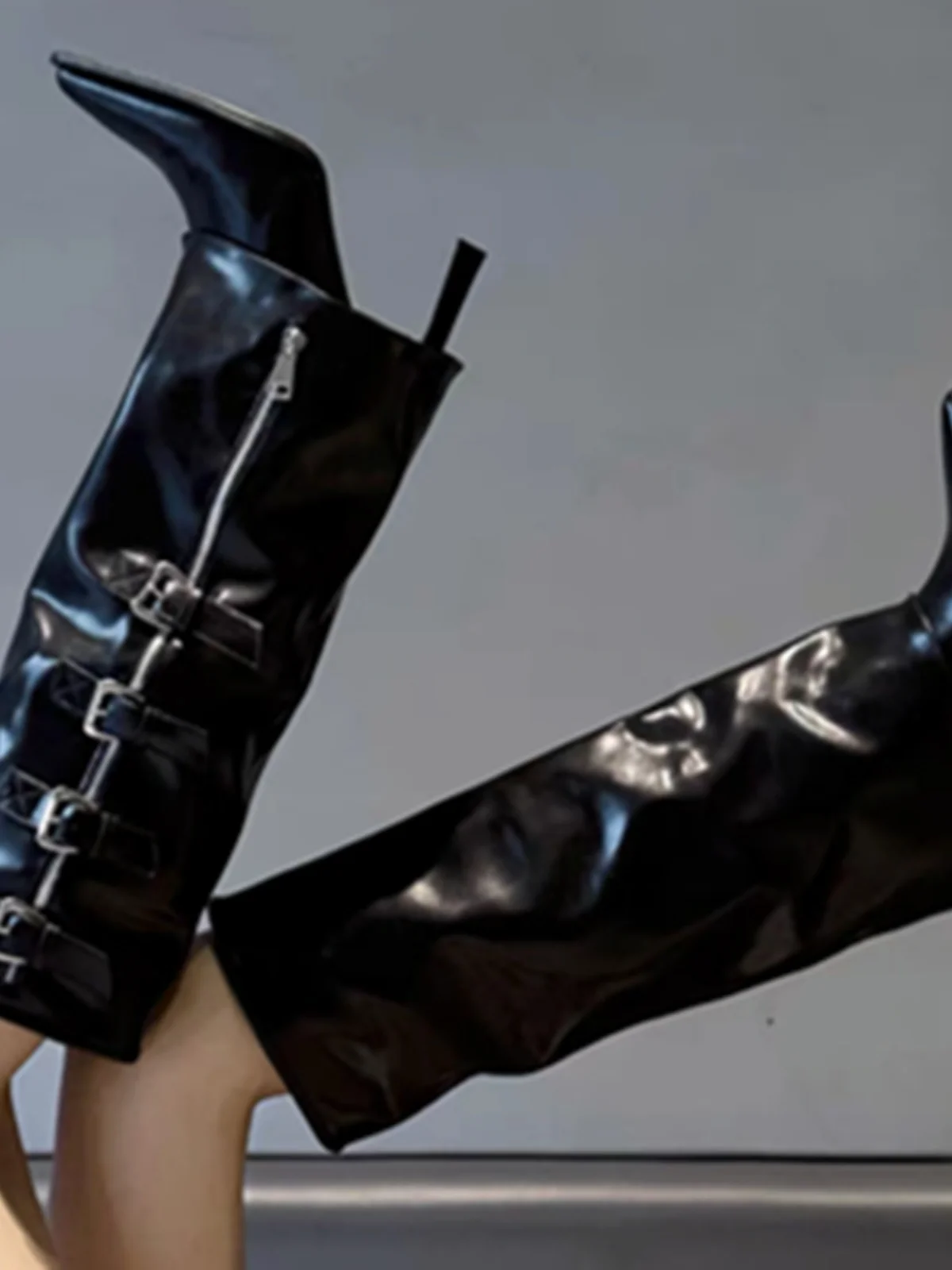 Balck Belt Buckles Side Zipper Stilettotrouser Boots Woman Winter 2025 White Pointed Knee-High Boots Fashion Luxury for Women
Balck Belt Buckles Side Zipper Stilettotrouser Boots Woman Winter 2025 White Pointed Knee-High Boots Fashion Luxury for Women