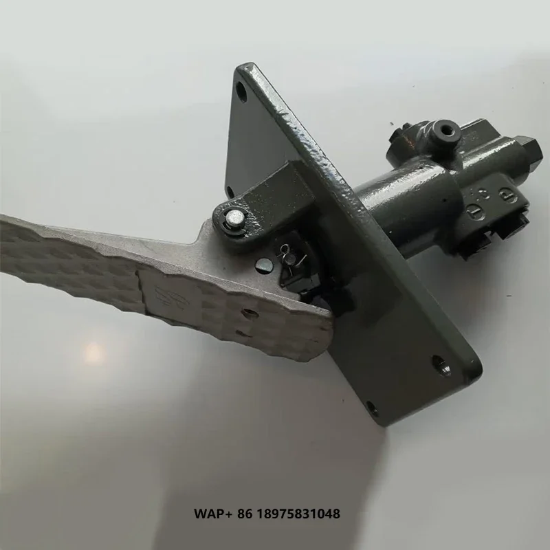Underground Mining Loader WJ-1H Spare Parts Brake Valve Brake Pedal
Underground Mining Loader WJ-1H Spare Parts Brake Valve Brake Pedal