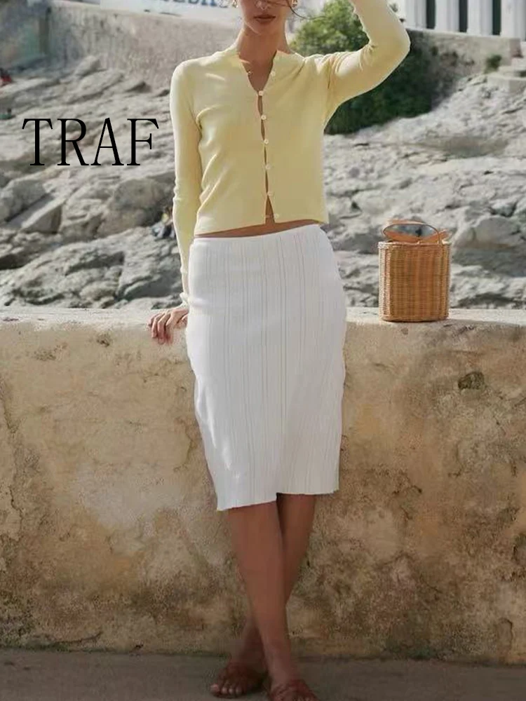 TRAF European and American style summer new fashion women's round neck long sleeve button decorated knitted cardigan
TRAF European and American style summer new fashion women's round neck long sleeve button decorated knitted cardigan