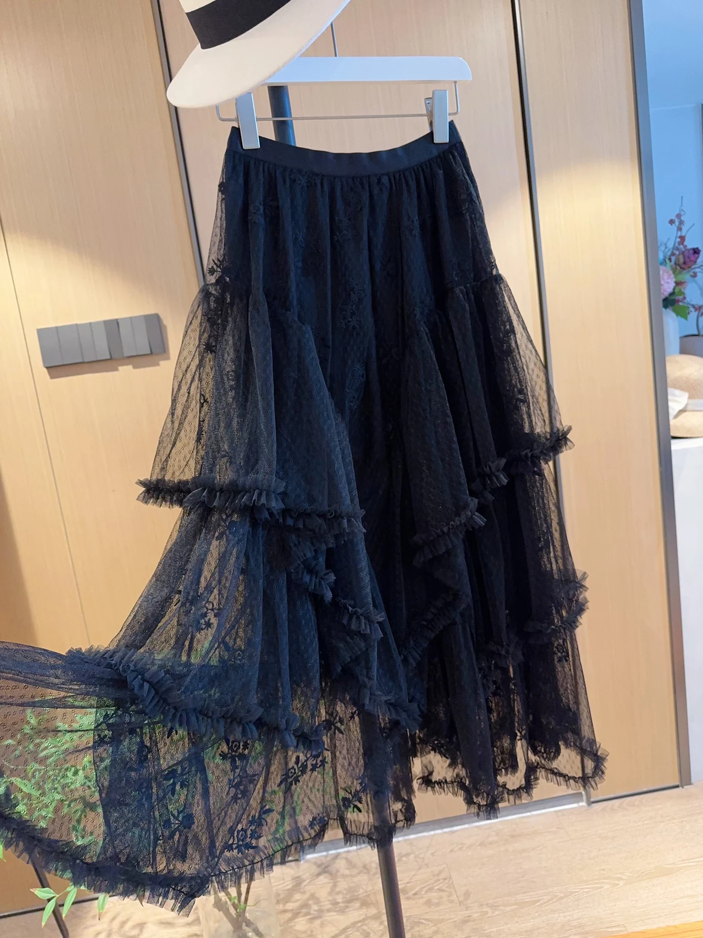 Elegant Lace Embroidered Cake Skirt Asymmetrical Design Half-length Women's Dress High Waist Polyester Fiber No Stretch Daily...
Elegant Lace Embroidered Cake Skirt Asymmetrical Design Half-length Women's Dress High Waist Polyester Fiber No Stretch Daily...