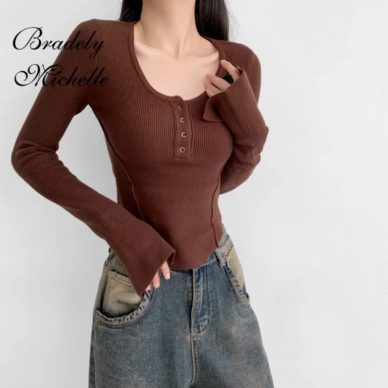 U-collar Women's Streetwear Retro Single-breasted Stitching Sweater Mujer Solid Long Sleeve Pullover Top Knit
U-collar Women's Streetwear Retro Single-breasted Stitching Sweater Mujer Solid Long Sleeve Pullover Top Knit