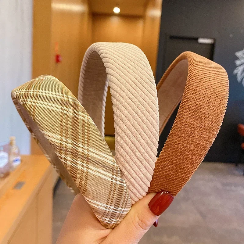 Wide-brimmed Fabric Autumn Winter Hairband Women Wide Korea Sweet Headband Press Hairband Headband Hair Accessories
Wide-brimmed Fabric Autumn Winter Hairband Women Wide Korea Sweet Headband Press Hairband Headband Hair Accessories