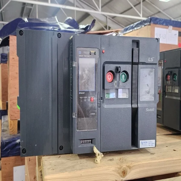 Uah-20e4-20a Воздушный автоматический выключатель вытянутый стиль Susol Smart Trip Uni Совершенно новый оригинальный точечный Plc
Uah-20e4-20a Воздушный автоматический выключатель вытянутый стиль Susol Smart Trip Uni Совершенно новый оригинальный точечный Plc