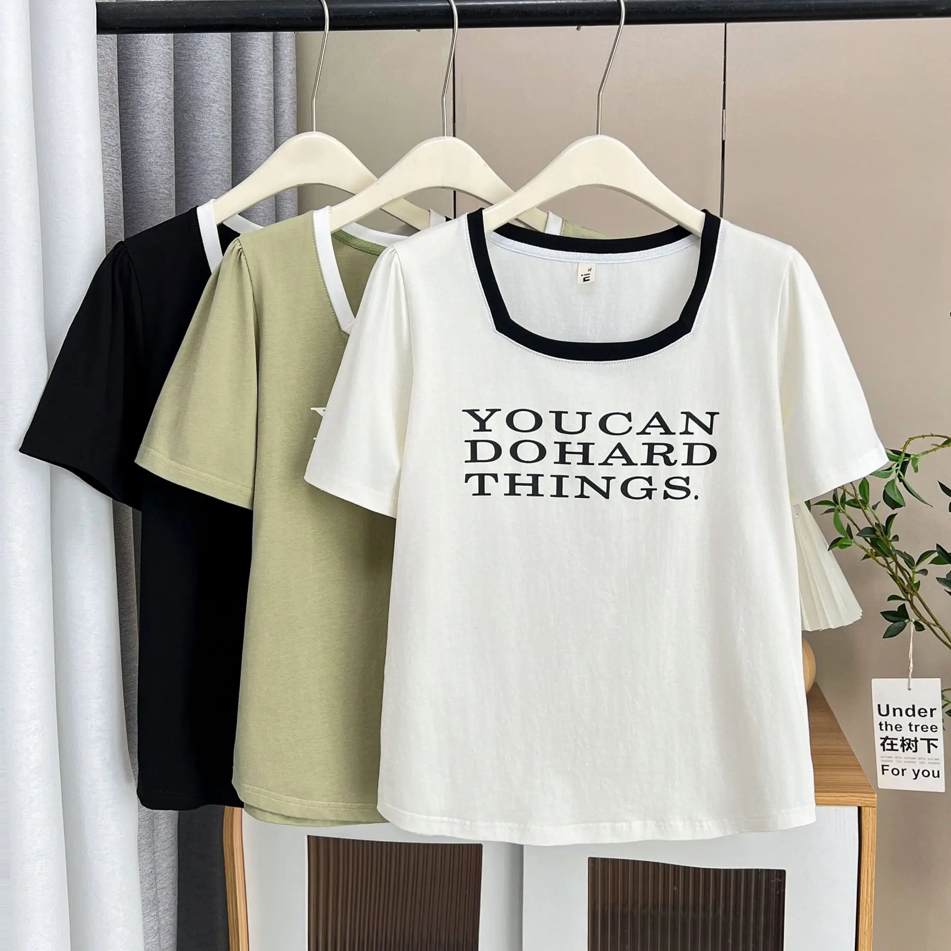 Летний топ 100 кг, новые футболки больших размеров, повседневная женская футболка с квадратным воротником и короткими рукавами с принтом букв 980
Летний топ 100 кг, новые футболки больших размеров, повседневная женская футболка с квадратным воротником и короткими рукавами с принтом букв 980