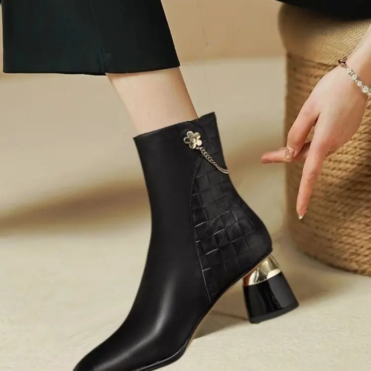 2025 Winter Women Boots Chunky Heel Ankle Boots Large Size Fashion Comfortable Sapatos Femininos Outono Inverno Zapato De Tacón
2025 Winter Women Boots Chunky Heel Ankle Boots Large Size Fashion Comfortable Sapatos Femininos Outono Inverno Zapato De Tacón