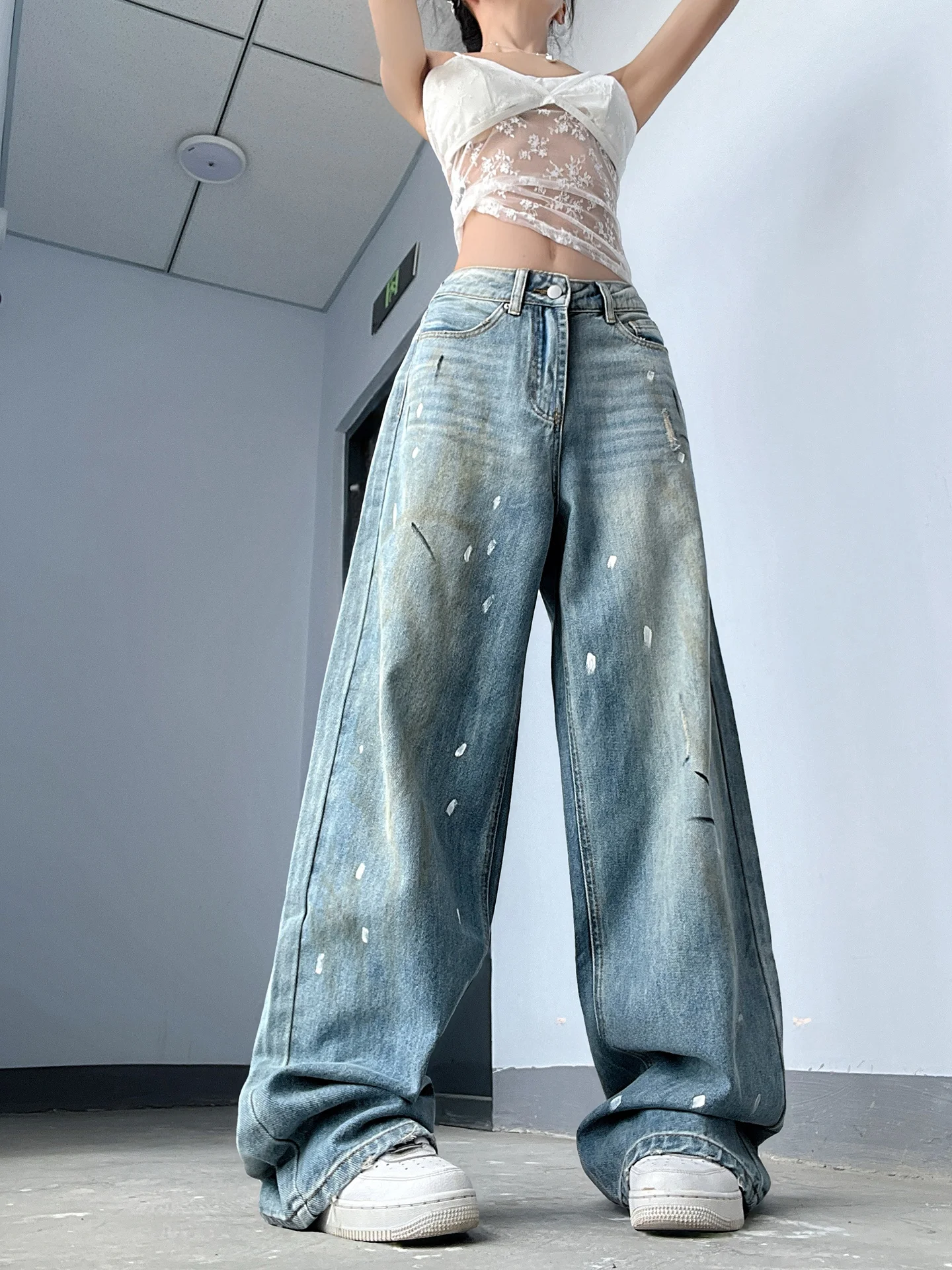 New York Corner Graffiti Blue Splashed Loose Wide Leg Straight Cut Jeans Women Design Sense Vintage High Waist Long Trousers
New York Corner Graffiti Blue Splashed Loose Wide Leg Straight Cut Jeans Women Design Sense Vintage High Waist Long Trousers