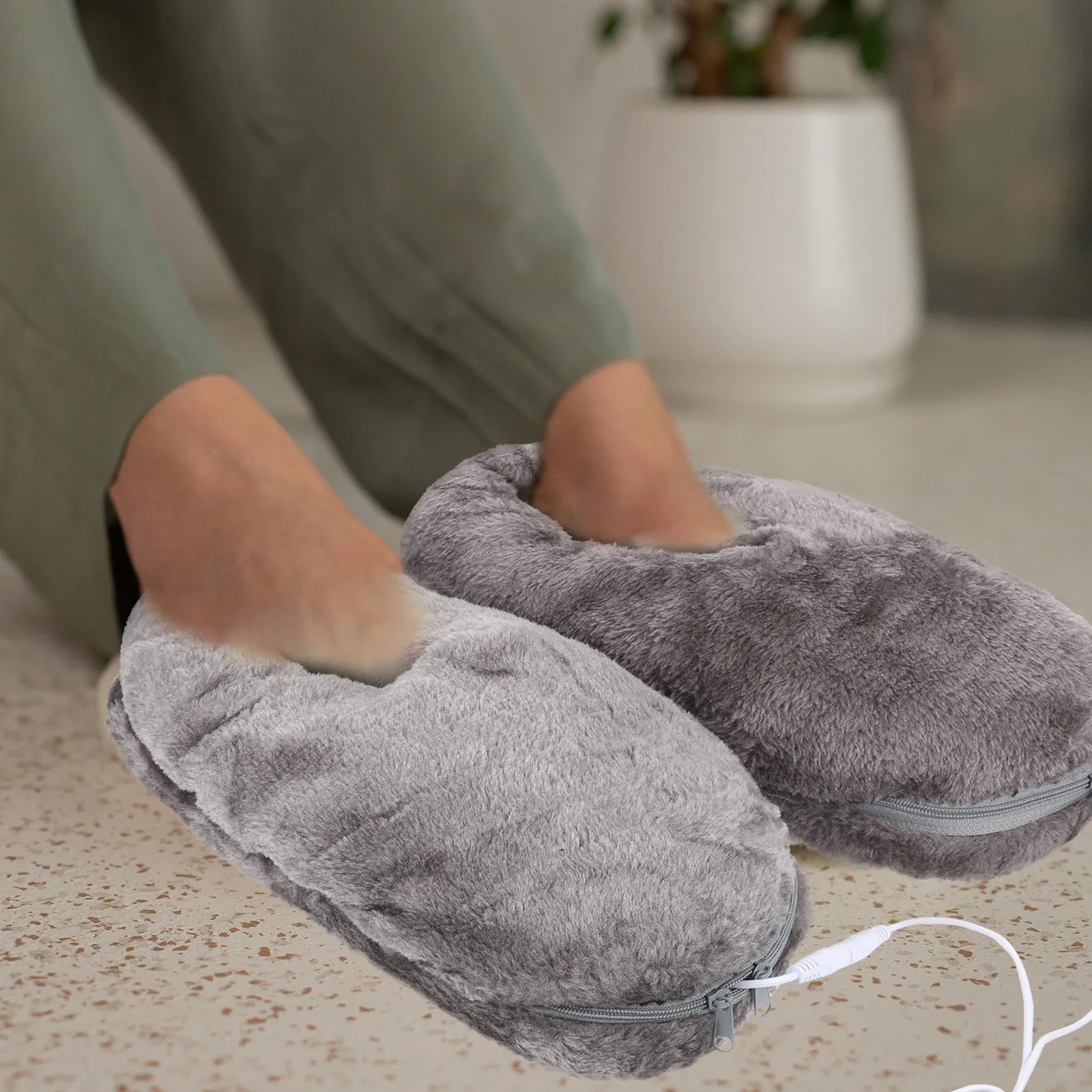 1Pair USB Electric Foot Warmer Heated Shoes Warm Slippers Winter Feet Heater Indoor Comfortable Non- Heating Reliable
1Pair USB Electric Foot Warmer Heated Shoes Warm Slippers Winter Feet Heater Indoor Comfortable Non- Heating Reliable