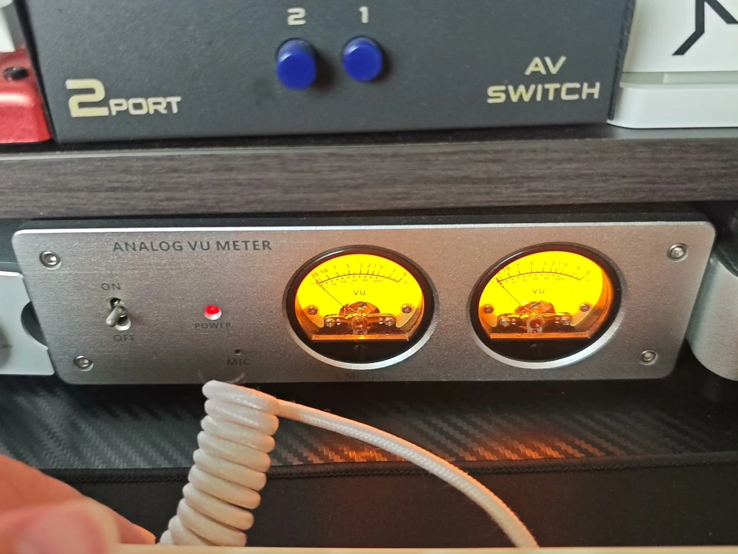 Voice Controlled Level Meter Finished Machine VU Meter Head Square/Round Aluminum Alloy Panel LED Backlight No Wiring Required
Voice Controlled Level Meter Finished Machine VU Meter Head Square/Round Aluminum Alloy Panel LED Backlight No Wiring Required