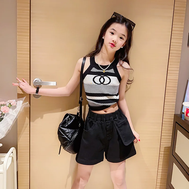 Fashionable Summer Kids Girls Shorts Sets Knit Vest Striped O-neck sleeveless t-shirts + Shorts Pants Two-Piece Childrens Outfit
Fashionable Summer Kids Girls Shorts Sets Knit Vest Striped O-neck sleeveless t-shirts + Shorts Pants Two-Piece Childrens Outfit