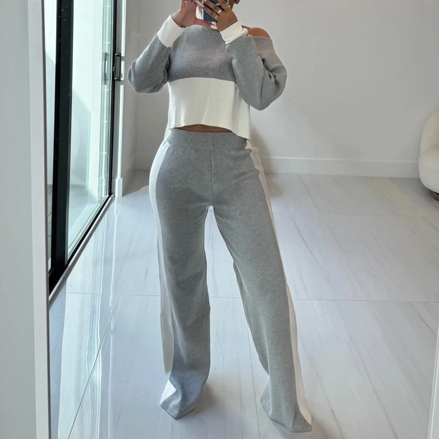 2024 Female New Casual Suits Ladies Ash-Colored Fashion Sport Two Piece Sets Women Full Sleeve T-Shirts + Trousers Home Leisures
2024 Female New Casual Suits Ladies Ash-Colored Fashion Sport Two Piece Sets Women Full Sleeve T-Shirts + Trousers Home Leisures
