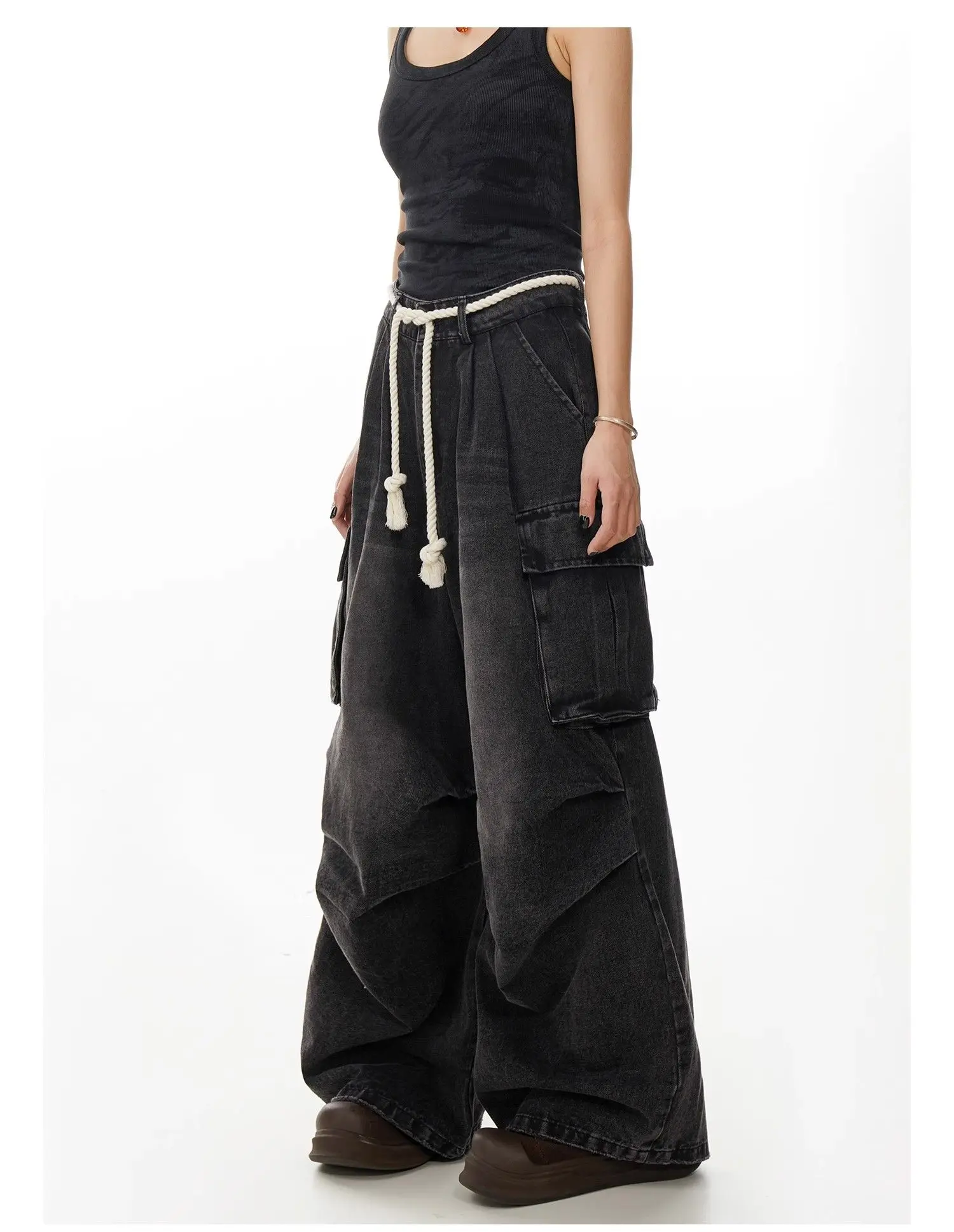 Women's Black Vintage Safari Style Pockets Jeans Gothic Y2k 2000s American High Waist Loose Wide-Leg Jeans Straight Trousers
Women's Black Vintage Safari Style Pockets Jeans Gothic Y2k 2000s American High Waist Loose Wide-Leg Jeans Straight Trousers