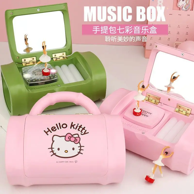 Sanrio HelloKitty kawaii аниме мультфильм музыкальная шкатулка танцующая девушка красочный градиент искусственный чемодан для рабочего стола
Sanrio HelloKitty kawaii аниме мультфильм музыкальная шкатулка танцующая девушка красочный градиент искусственный чемодан для рабочего стола