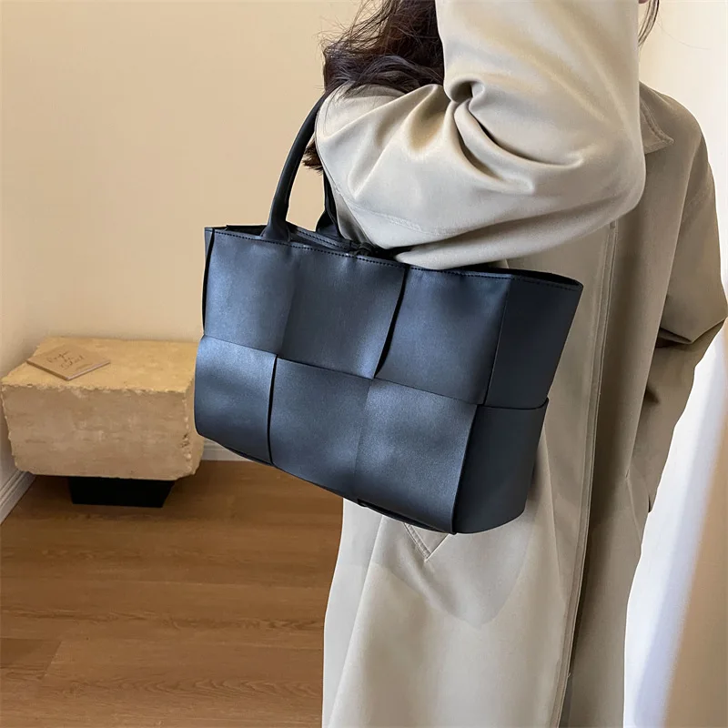 CGCBAG Luxury Brand Designer Tote Bag For Women High Quality PU Leather Shoulder Bag Simple Solid Commuting Female Handbags
CGCBAG Luxury Brand Designer Tote Bag For Women High Quality PU Leather Shoulder Bag Simple Solid Commuting Female Handbags