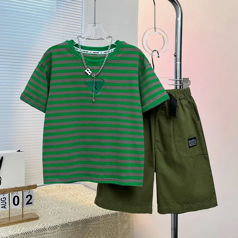 Cool Trendy Boys Summer Striped Short Sleeve T-Shirt Set Fashionable Thin Korean Style Children's Clothing for 15-16 Years Old
Cool Trendy Boys Summer Striped Short Sleeve T-Shirt Set Fashionable Thin Korean Style Children's Clothing for 15-16 Years Old