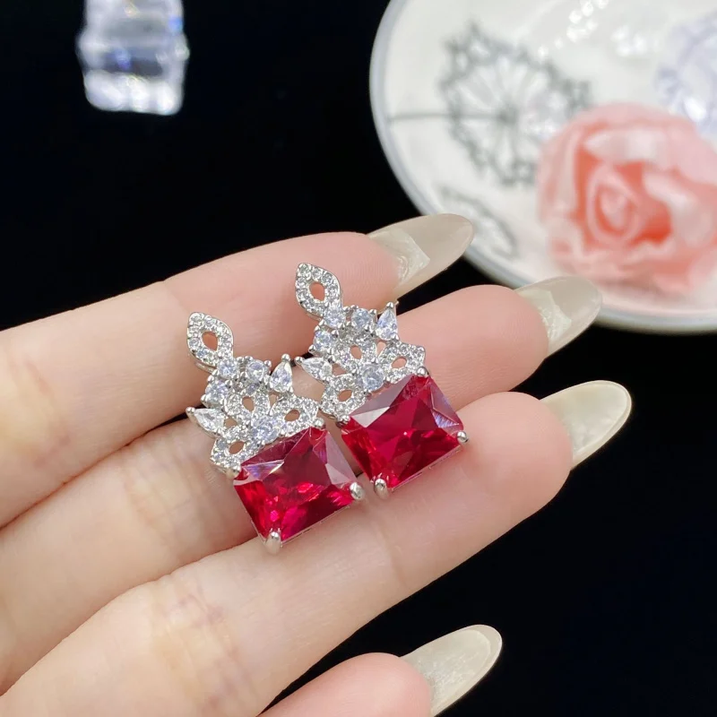 Red Corundum Fluorescent Light Color-Changing Luxury Geometric Rectangle Earrings for Women Evening Dress Jewelry
Red Corundum Fluorescent Light Color-Changing Luxury Geometric Rectangle Earrings for Women Evening Dress Jewelry