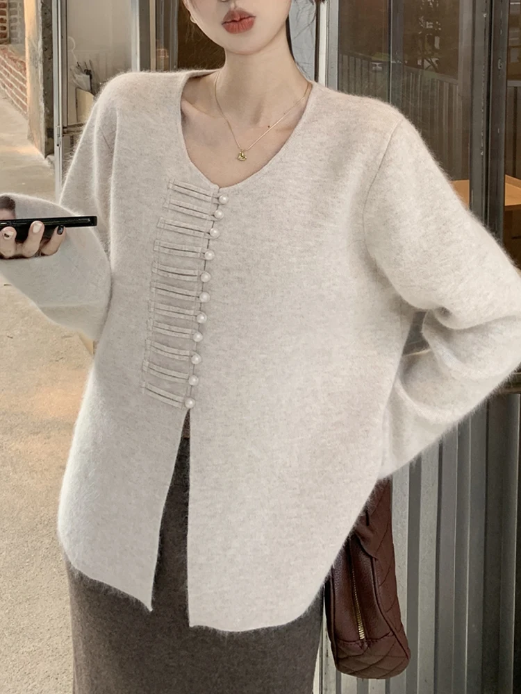 French Winter Elegant Sweater For Women Chinese Style Frog Knitting Pullovers Full Sleeve Irregular Loose Vintage Sweater
French Winter Elegant Sweater For Women Chinese Style Frog Knitting Pullovers Full Sleeve Irregular Loose Vintage Sweater