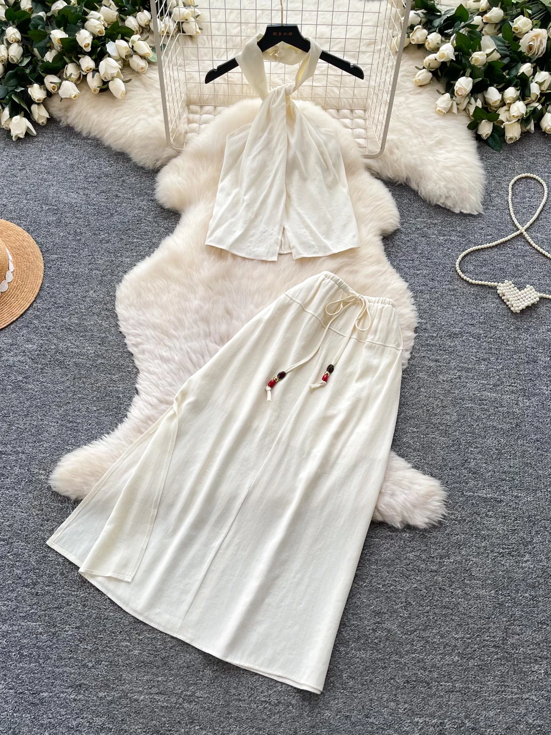 Summer Commute Style Women's Vest And Skirt Set High Waist Halter Neck Knot Design Slimming Fashionable Two-Piece Outfit
Summer Commute Style Women's Vest And Skirt Set High Waist Halter Neck Knot Design Slimming Fashionable Two-Piece Outfit