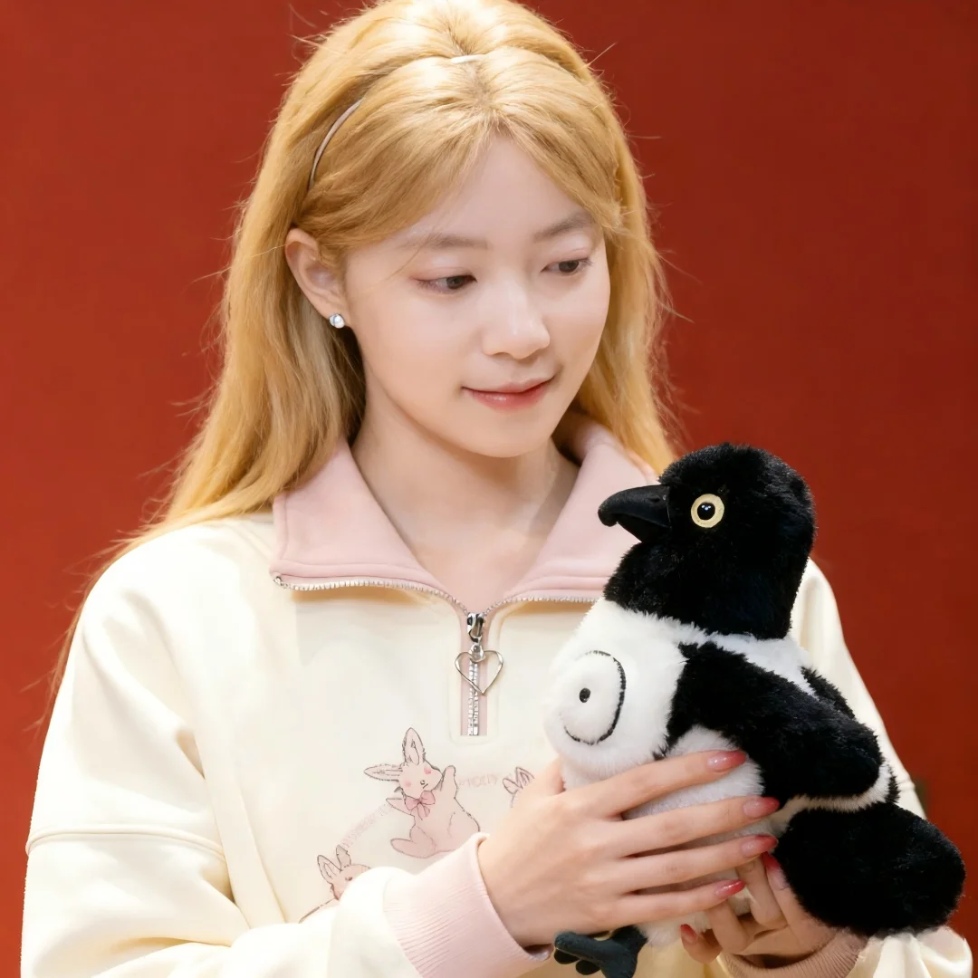 20CM Cute Black and White Bird Plush Toys Set Soft Stuffed Animal Dolls for Kids Baby Room Decor Cuddly Companion Gift
20CM Cute Black and White Bird Plush Toys Set Soft Stuffed Animal Dolls for Kids Baby Room Decor Cuddly Companion Gift