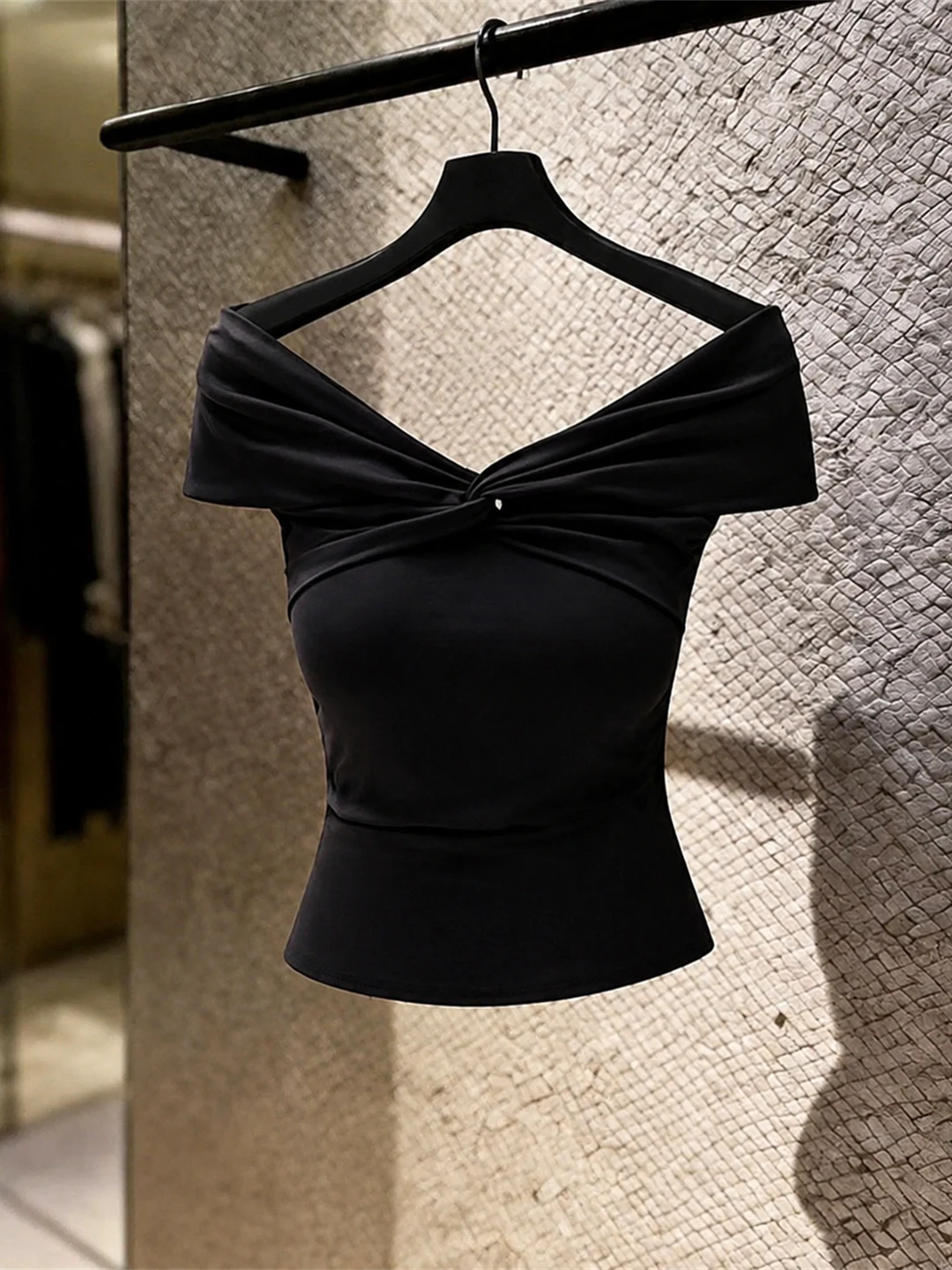 Slim Fit Color Knot Design Short Sleeve Commute Basic Shirt Summer Versatile Women's Fashion Silk Top Poetic Lin Brand
Slim Fit Color Knot Design Short Sleeve Commute Basic Shirt Summer Versatile Women's Fashion Silk Top Poetic Lin Brand
