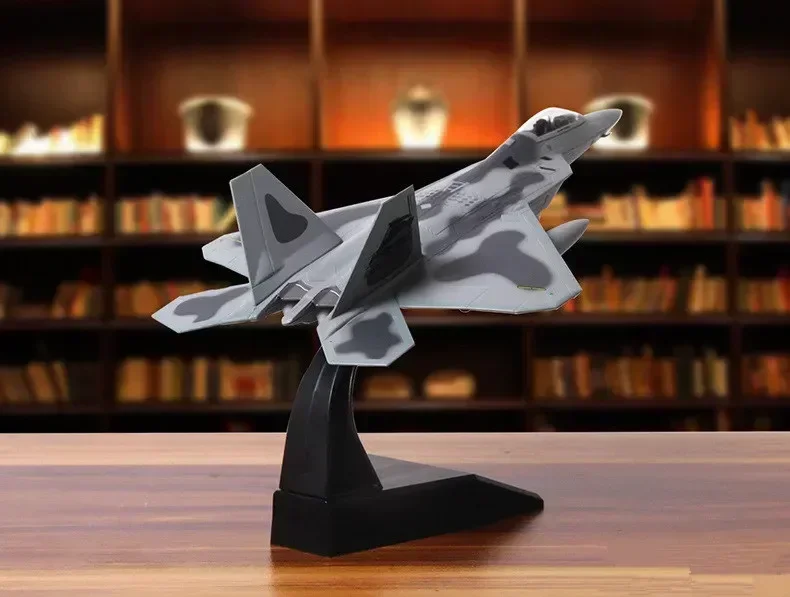 1:100 ВВС США F22 F-22 Стелс-истребитель Модель Металлический самолет Военный самолет Коллекционная модель самолета для любителей милитари
1:100 ВВС США F22 F-22 Стелс-истребитель Модель Металлический самолет Военный самолет Коллекционная модель самолета для любителей милитари