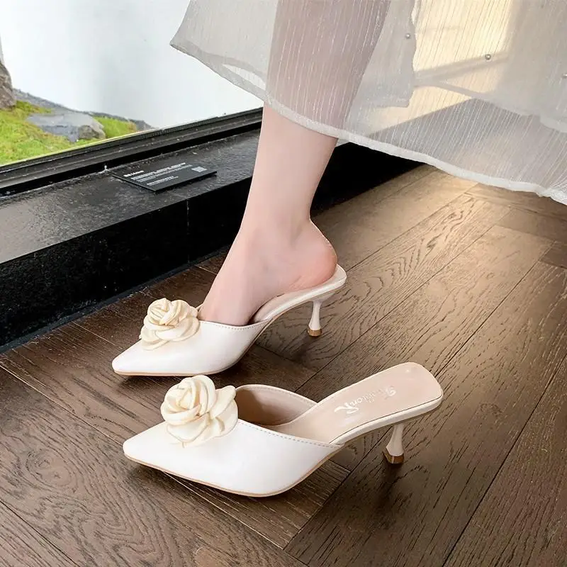 Summer 2026 Elegant Satin Flower Pointed Large Women's High Heel Sandals Fashionable and Comfortable Versatile Women's Shoes
Summer 2026 Elegant Satin Flower Pointed Large Women's High Heel Sandals Fashionable and Comfortable Versatile Women's Shoes
