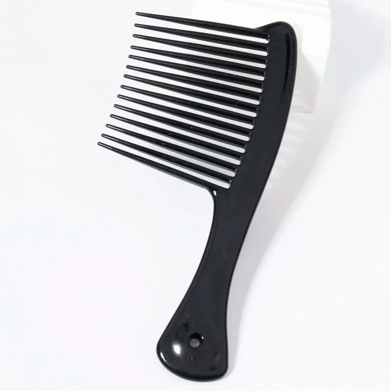 1pc wide and long toothed professional hair comb, anti-static, suitable for both dry and wet use,special for real hair wigs
1pc wide and long toothed professional hair comb, anti-static, suitable for both dry and wet use,special for real hair wigs
