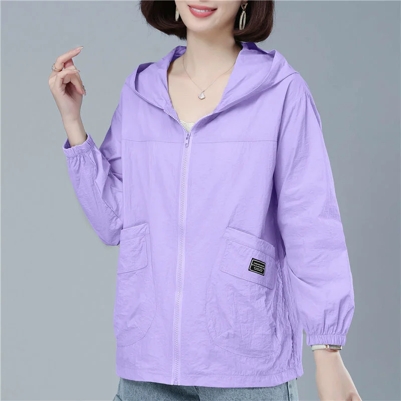 Women's Summer Sunscreen Jacket 2025 New Middle-Aged Mother Sports Thin Outwear Fashion Breathable Sun-Protective Clothing Coat
Women's Summer Sunscreen Jacket 2025 New Middle-Aged Mother Sports Thin Outwear Fashion Breathable Sun-Protective Clothing Coat