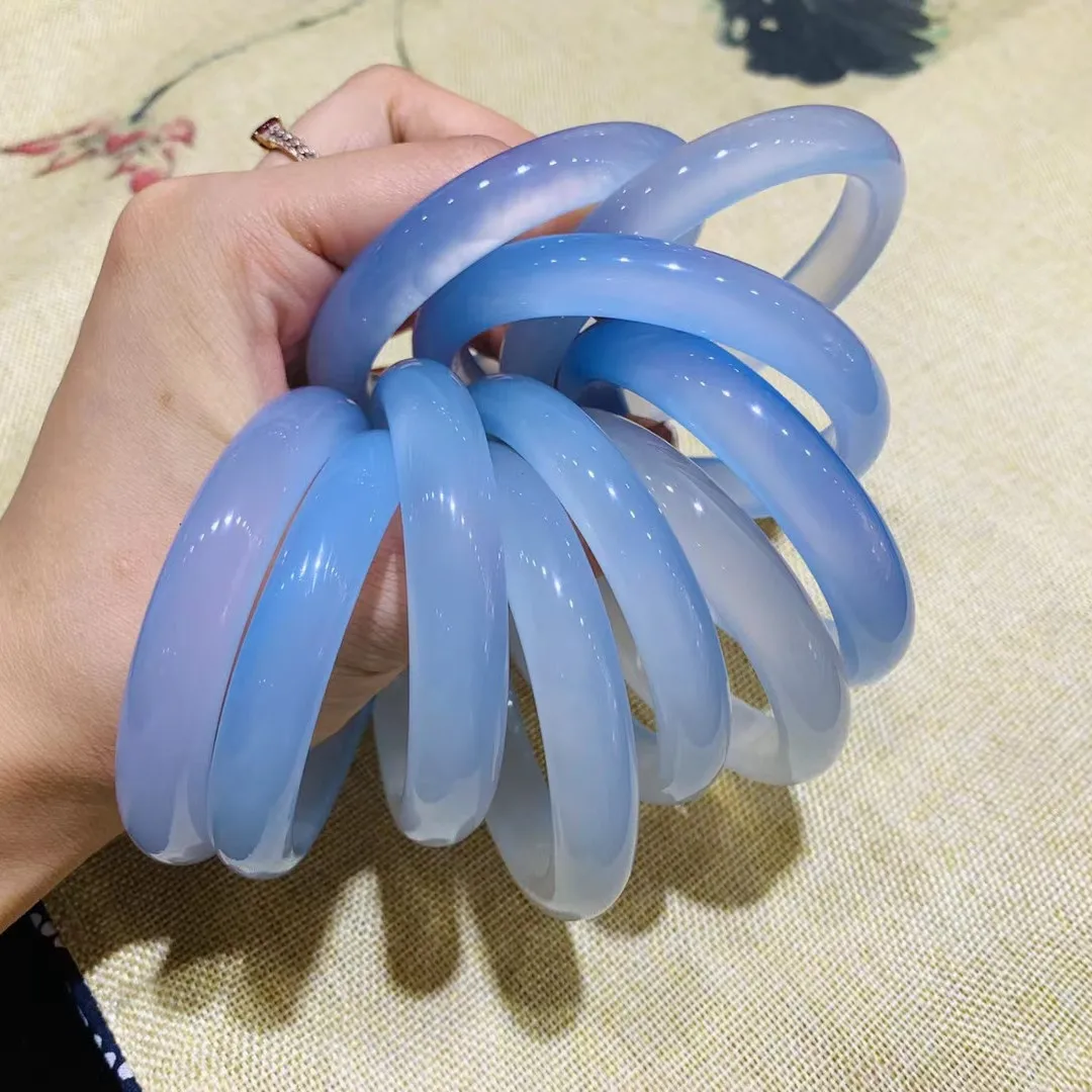 Turkish High Ice Blue Chalcedony Blype Bracelet Ice-like Blue Agate Bracelet Ladies Ocean Chalcedony Jade Bracelets
Turkish High Ice Blue Chalcedony Blype Bracelet Ice-like Blue Agate Bracelet Ladies Ocean Chalcedony Jade Bracelets
