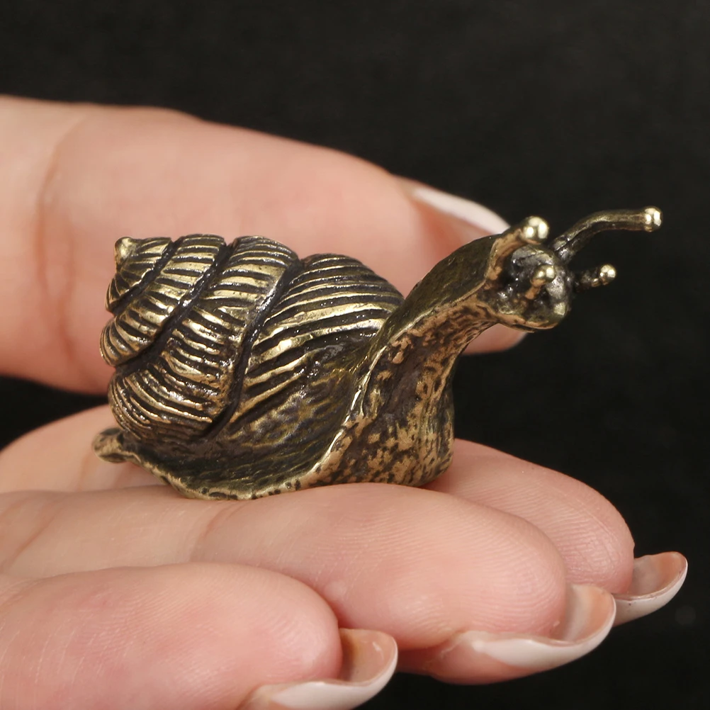 Brass Snail naments Vintage Desktop Decor Metal Statue Mini Wear Resistant Compact Size Retro Adornment Gardening Supplies
Brass Snail naments Vintage Desktop Decor Metal Statue Mini Wear Resistant Compact Size Retro Adornment Gardening Supplies