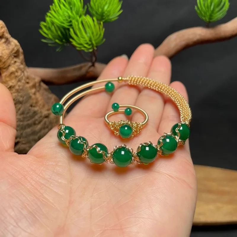 Natural Green Chalcedony Hand-carved Round Bead Bracelet Fashion Boutique Jewelry Men and Women Green Agate Ring Gift
Natural Green Chalcedony Hand-carved Round Bead Bracelet Fashion Boutique Jewelry Men and Women Green Agate Ring Gift