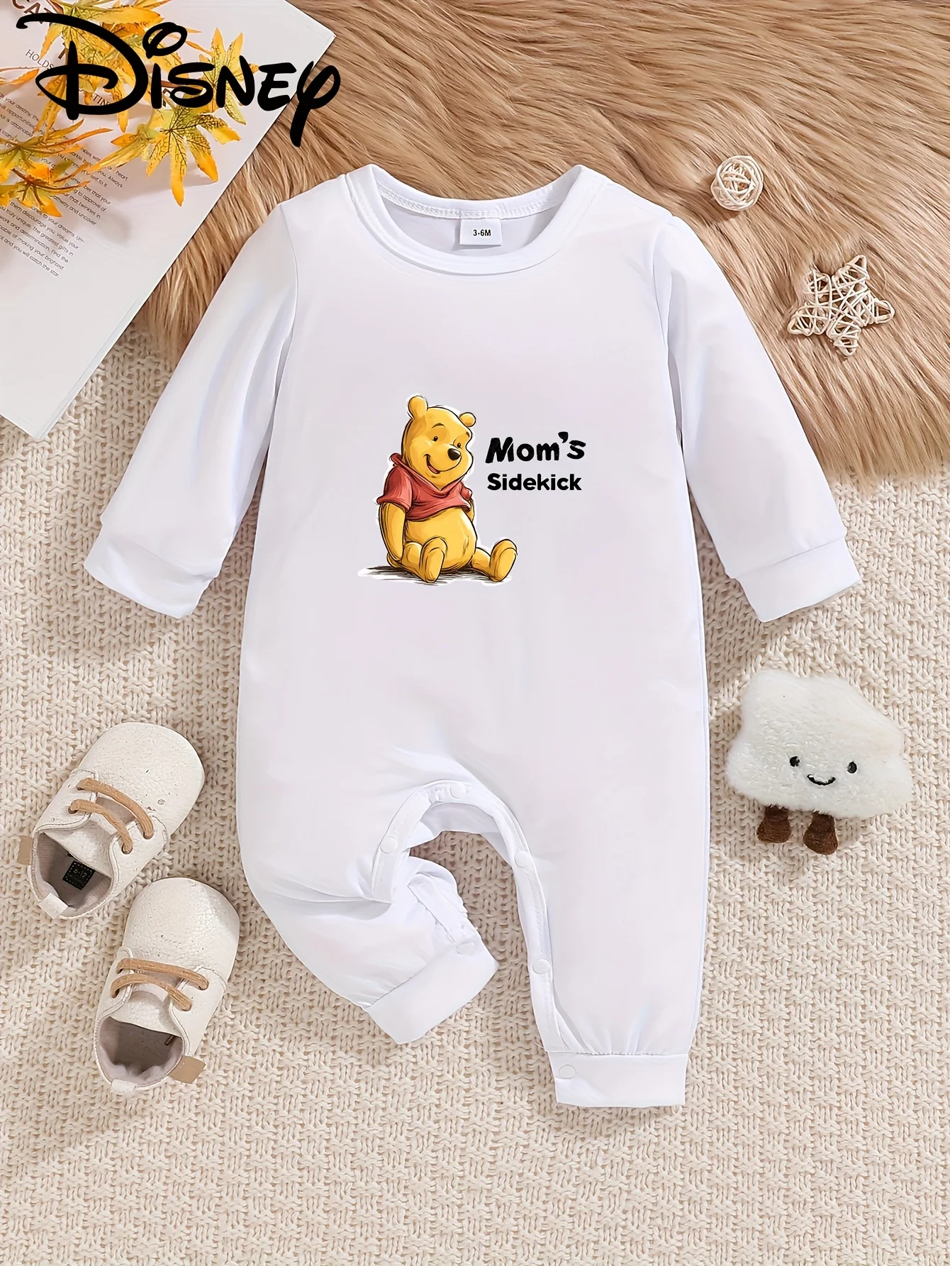 【Осанторизованный】Детский комбинезон с длинными рукавами Disney Winnie the Pooh! Кто может устойчив очаровательную митенность Винни ~ Cloud-Like Мягкая ткань Мягкая обертка нежной кожи ребенка, дизайн с круглым вырезом не раздражает шею и является удобны
【Осанторизованный】Детский комбинезон с длинными рукавами Disney Winnie the Pooh! Кто может устойчив очаровательную митенность Винни ~ Cloud-Like Мягкая ткань Мягкая обертка нежной кожи ребенка, дизайн с круглым вырезом не раздражает шею и является удобны