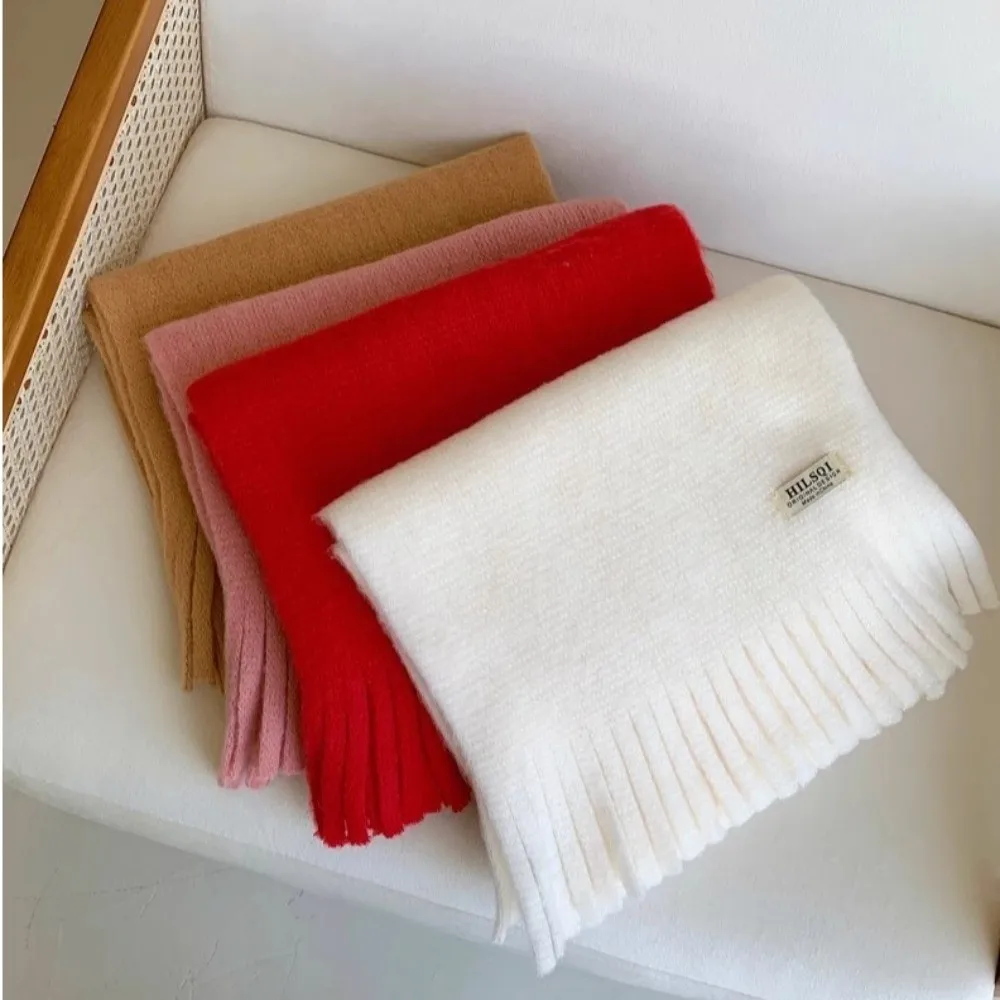 Зимний шерстяной шарф с длинными кисточками в стиле ретро, утепленные зимние кашемировые шарфы, однотонная длинная шаль в корейском стиле, студенческая
Зимний шерстяной шарф с длинными кисточками в стиле ретро, утепленные зимние кашемировые шарфы, однотонная длинная шаль в корейском стиле, студенческая