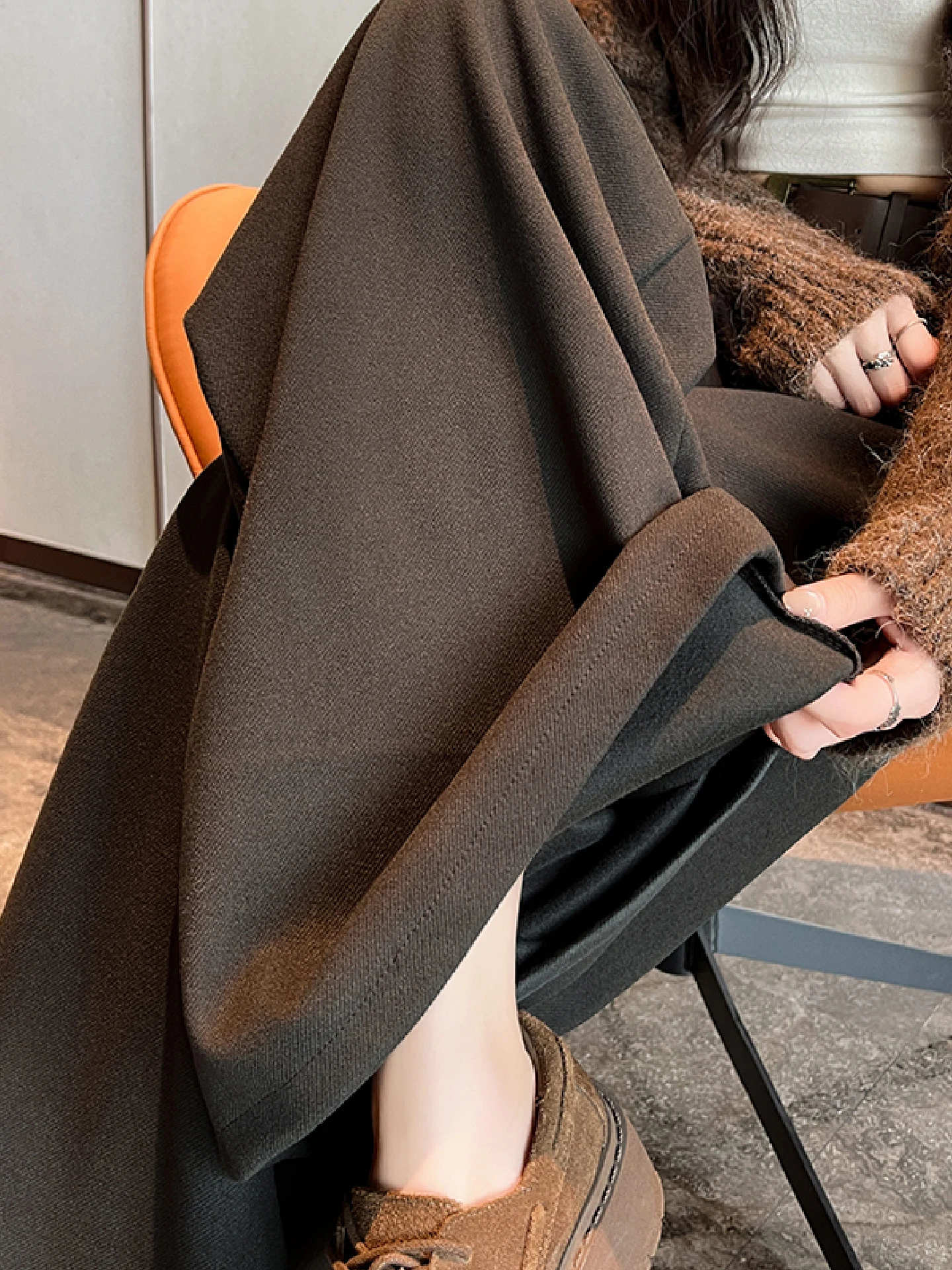 Caramel Brown Thickened Woolen Suit Pants Women's Winter High Waist Loose Wide Leg Draped Casual Straight Leg Floor-Length Pants
Caramel Brown Thickened Woolen Suit Pants Women's Winter High Waist Loose Wide Leg Draped Casual Straight Leg Floor-Length Pants