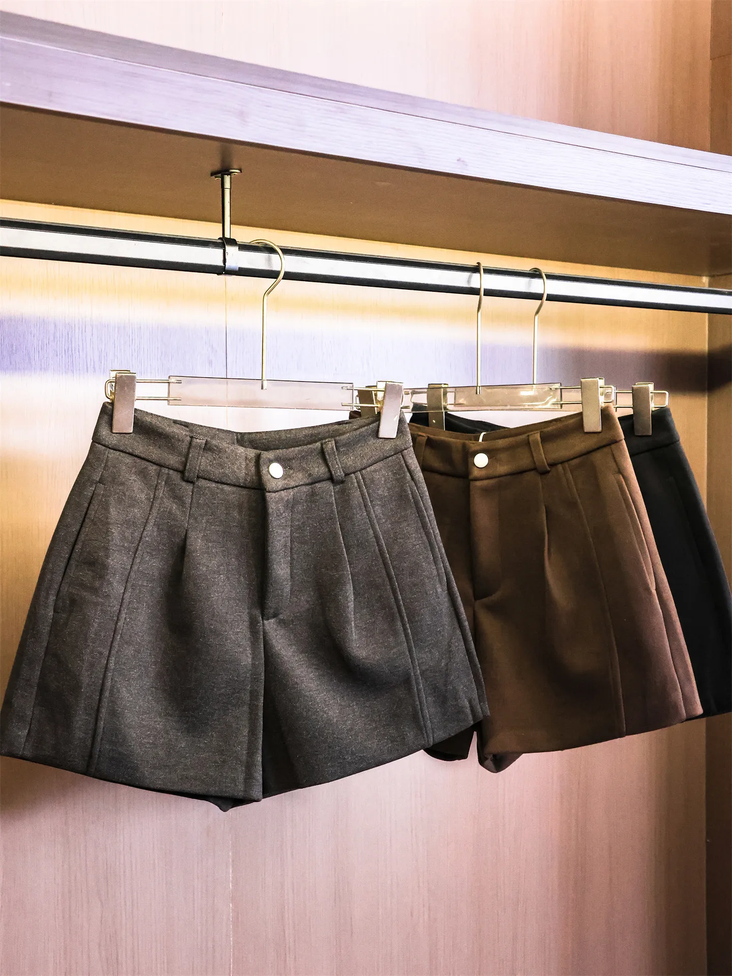 High Waist Pure Color Woolen Suit Short Pants Women's A-Line Wide Leg Pants Outerwear Boot Pants Commute Style Casual Pants
High Waist Pure Color Woolen Suit Short Pants Women's A-Line Wide Leg Pants Outerwear Boot Pants Commute Style Casual Pants
