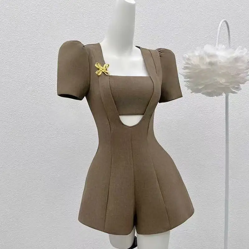 French Elegant Small Fragrant Jumpsuit Women's Summer New High End Niche Temperament Waist Cinching Party Dress Short Skirt
French Elegant Small Fragrant Jumpsuit Women's Summer New High End Niche Temperament Waist Cinching Party Dress Short Skirt
