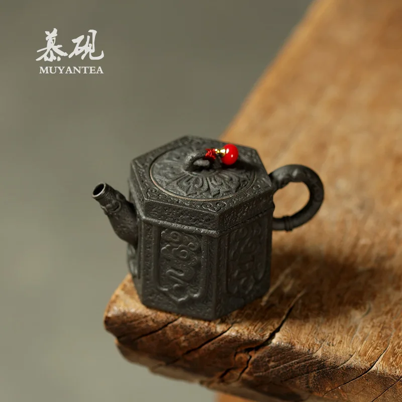 Mu Yan Handmade Old Clay Creative Household Hexagonal Teapot, Ceramic Brewing Pot, Kung Fu Tea Single Pot With Ball Hole
Mu Yan Handmade Old Clay Creative Household Hexagonal Teapot, Ceramic Brewing Pot, Kung Fu Tea Single Pot With Ball Hole