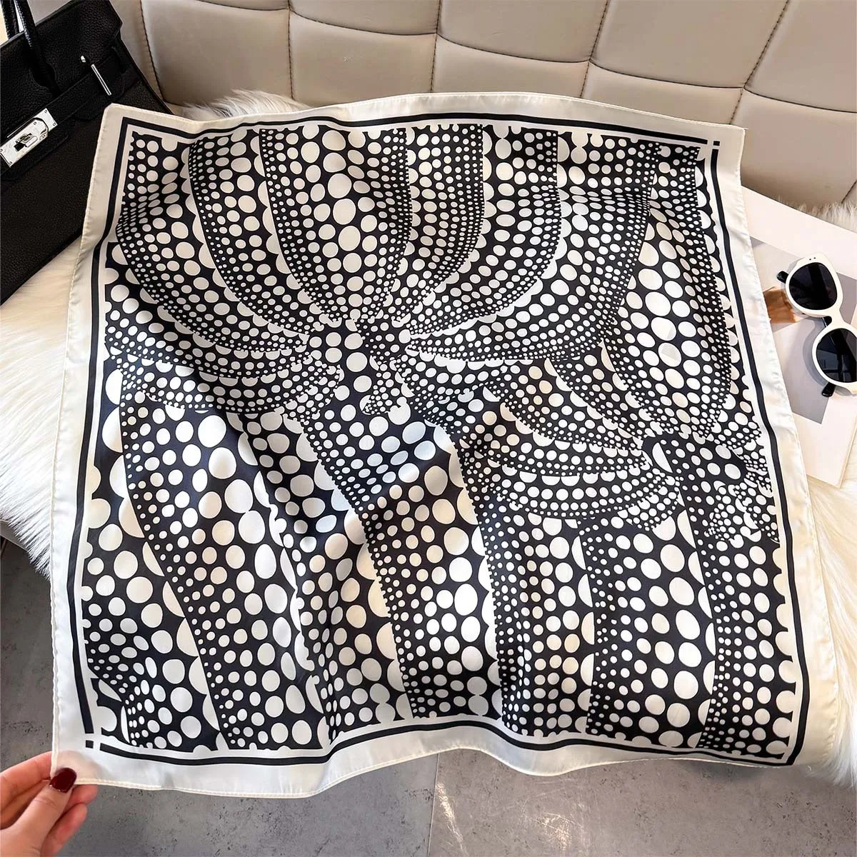 70*70cm Silk Square Scarf For Women Polka Dot Printed Bandanas Stylish Hairband Luxury Hijab Neckerchief Elegant Shawl Wraps
70*70cm Silk Square Scarf For Women Polka Dot Printed Bandanas Stylish Hairband Luxury Hijab Neckerchief Elegant Shawl Wraps