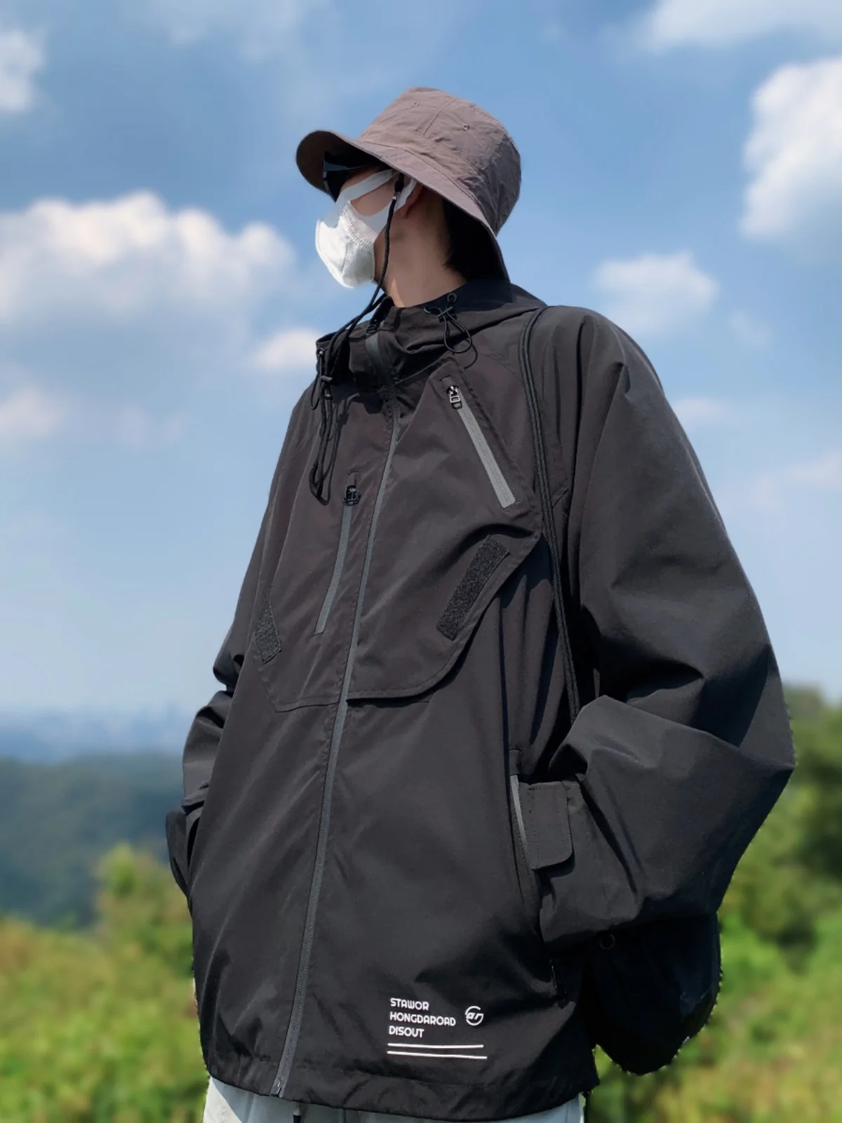 Мужская свободная водонепроницаемая ветрозащитная куртка для походов Black Samurai: функциональная демисезонная куртка для активного отдыха и альпинизма в американском стиле
Мужская свободная водонепроницаемая ветрозащитная куртка для походов Black Samurai: функциональная демисезонная куртка для активного отдыха и альпинизма в американском стиле