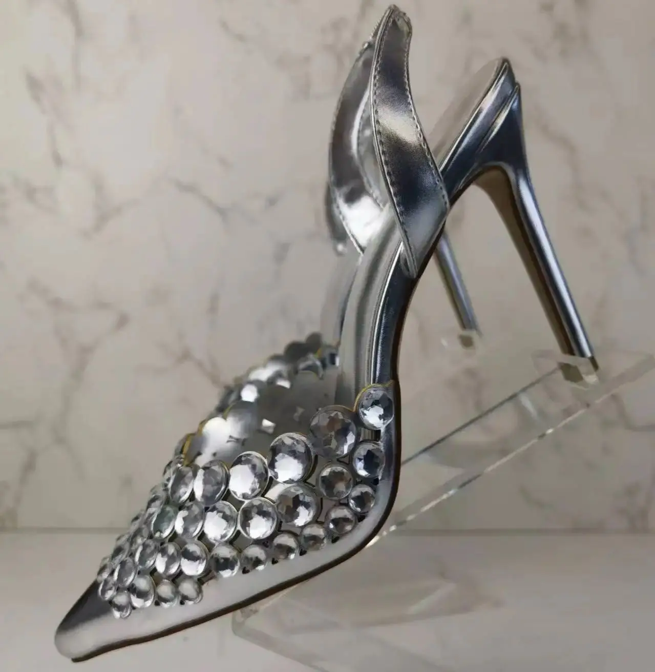 Large Rhinestones Inlaid On Patent Leather Women’s Sandals Pointed Toe Back Strap Elastic Band Single Shoes Female High Heels
Large Rhinestones Inlaid On Patent Leather Women’s Sandals Pointed Toe Back Strap Elastic Band Single Shoes Female High Heels