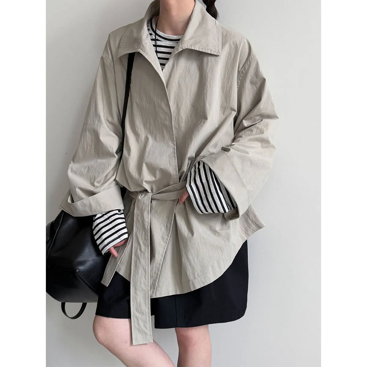 SuperAen Korean Style Lace-up Slimming Trench Women's 2025 Autumn New Turn-down Collar Solid Color Oversize Coats
SuperAen Korean Style Lace-up Slimming Trench Women's 2025 Autumn New Turn-down Collar Solid Color Oversize Coats