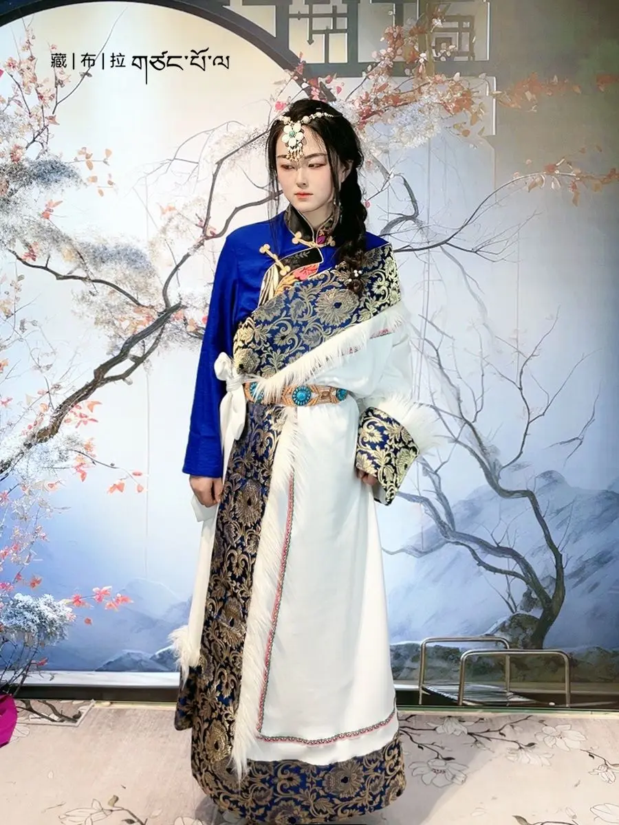 Popular Internet celebrity high-end Tibetan clothing women's travel photo women's Tibetan robe
Popular Internet celebrity high-end Tibetan clothing women's travel photo women's Tibetan robe