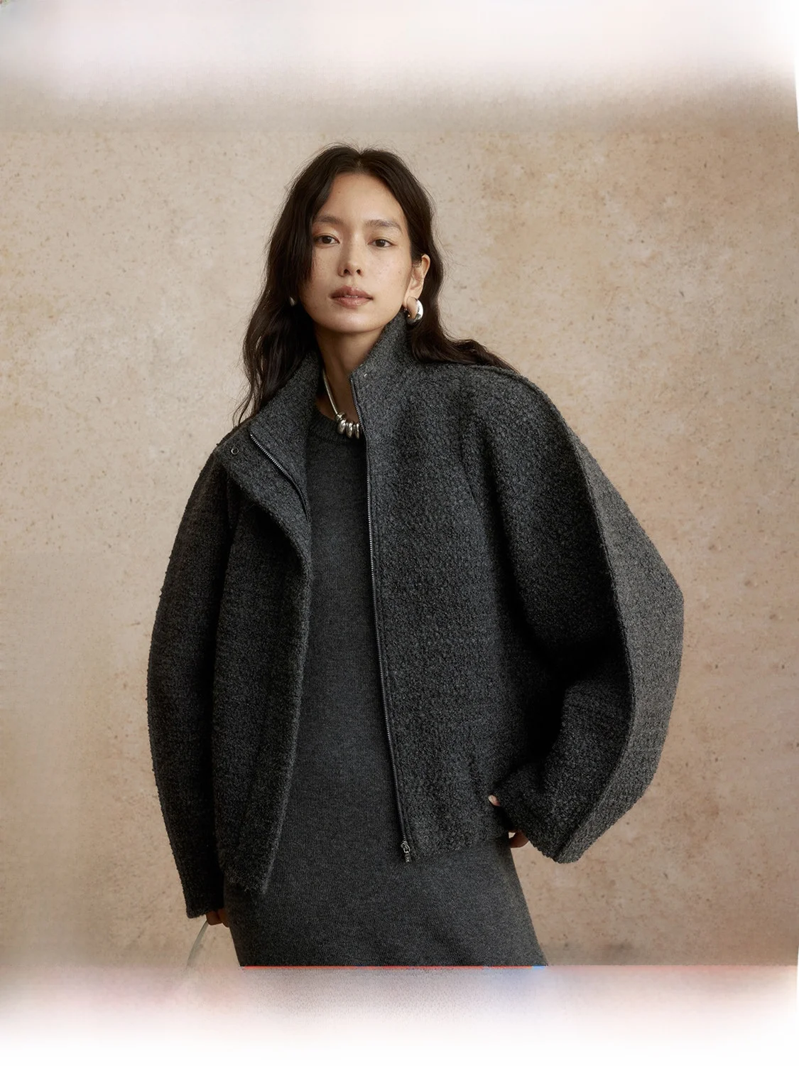 ZhiZhi QingYouEagle Women's Woolen Stand Collar Jacket Casual Versatile Commute Winter Outerwear Fashionable Short Coat
ZhiZhi QingYouEagle Women's Woolen Stand Collar Jacket Casual Versatile Commute Winter Outerwear Fashionable Short Coat