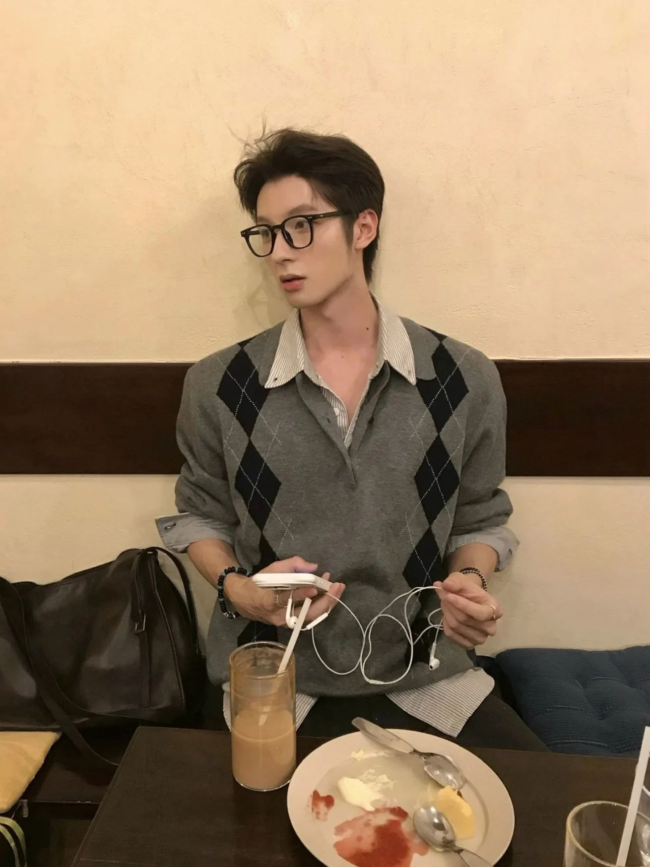 Вязаный свитер в американском стиле ретро, мужской повседневный свитер с воротником Генри и ромбовидным узором, ленивый сарафан, осенне-зимний универсальный длинный топ све
Вязаный свитер в американском стиле ретро, мужской повседневный свитер с воротником Генри и ромбовидным узором, ленивый сарафан, осенне-зимний универсальный длинный топ све