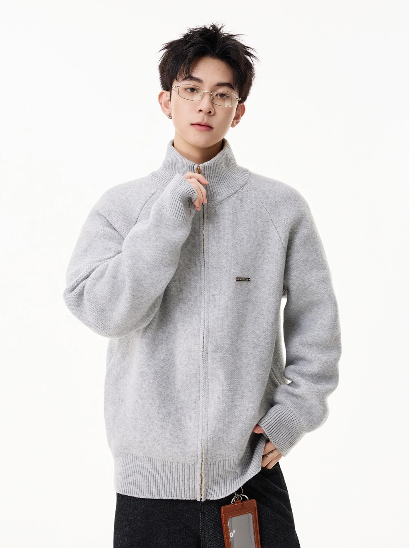 Мужской свободный повседневный кардиган с воротником-стойкой, осенне-зимний, модный, брендовый, вязаный, плотный, для отдыха
Мужской свободный повседневный кардиган с воротником-стойкой, осенне-зимний, модный, брендовый, вязаный, плотный, для отдыха