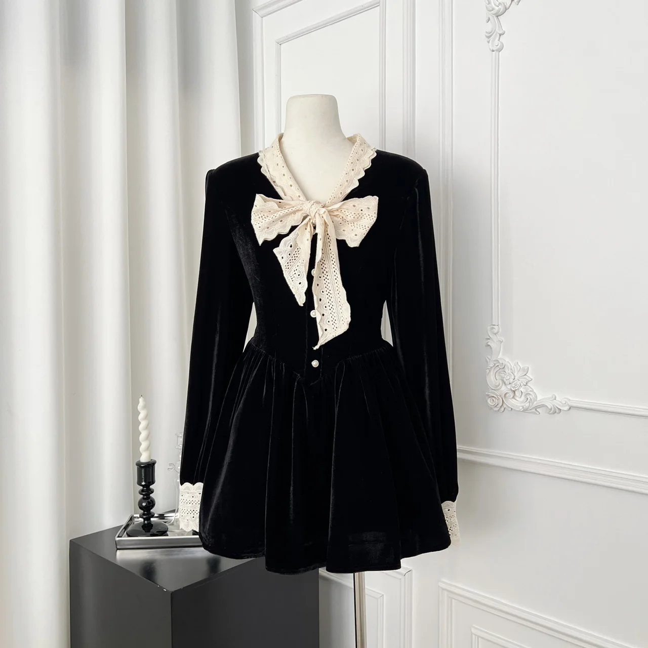 Women's Black Gothic Lace Bow Dress Y2K Long Sleeve V-neck French 2000s Style Elegant Office College Retro Dress 2025 Clothing
Women's Black Gothic Lace Bow Dress Y2K Long Sleeve V-neck French 2000s Style Elegant Office College Retro Dress 2025 Clothing