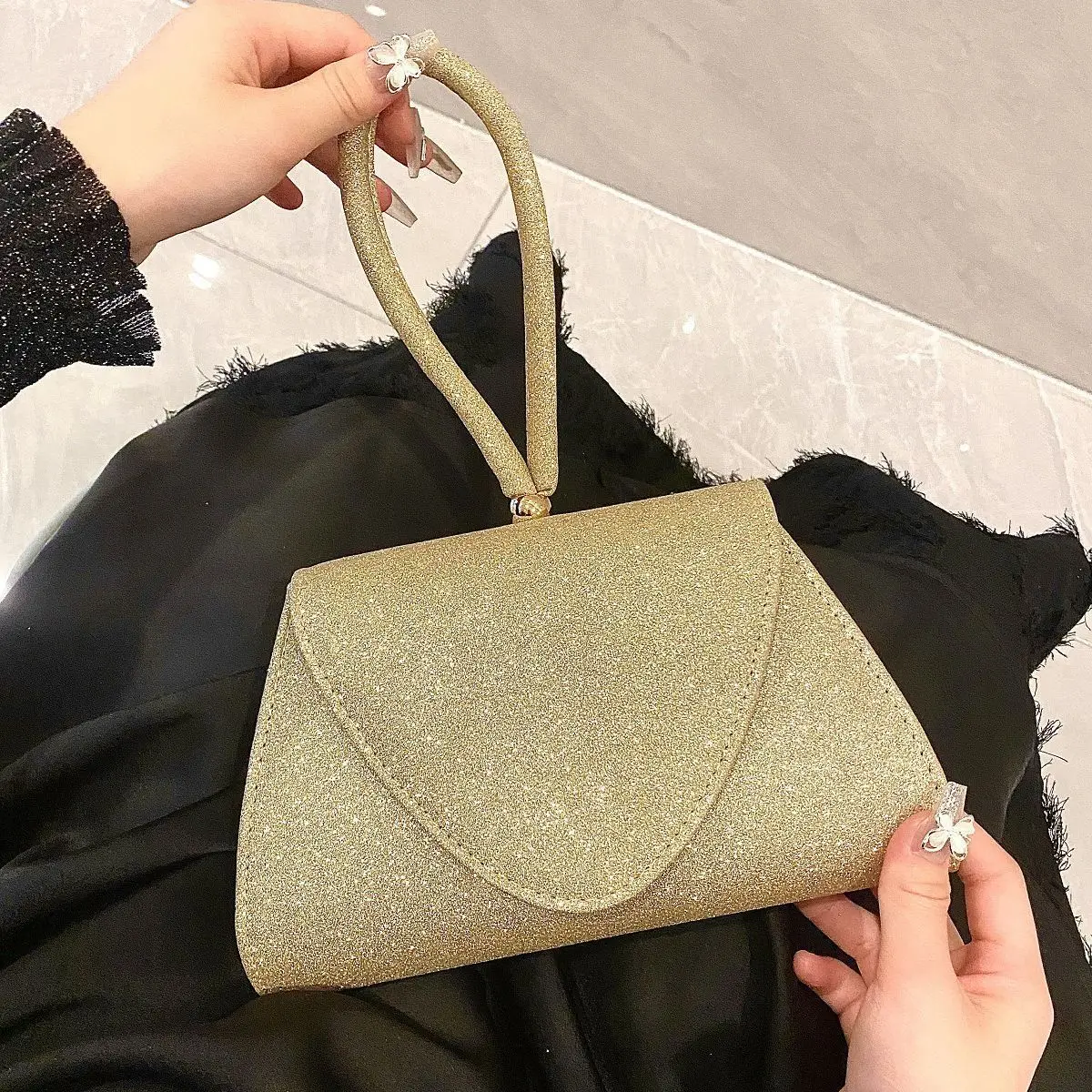 Luxury Shiny Evening Bag, Elegant Glitter Clutch Purse, Women's Dress Handbag For Wedding Party Prom Banquet - Perfect for Carni
Luxury Shiny Evening Bag, Elegant Glitter Clutch Purse, Women's Dress Handbag For Wedding Party Prom Banquet - Perfect for Carni